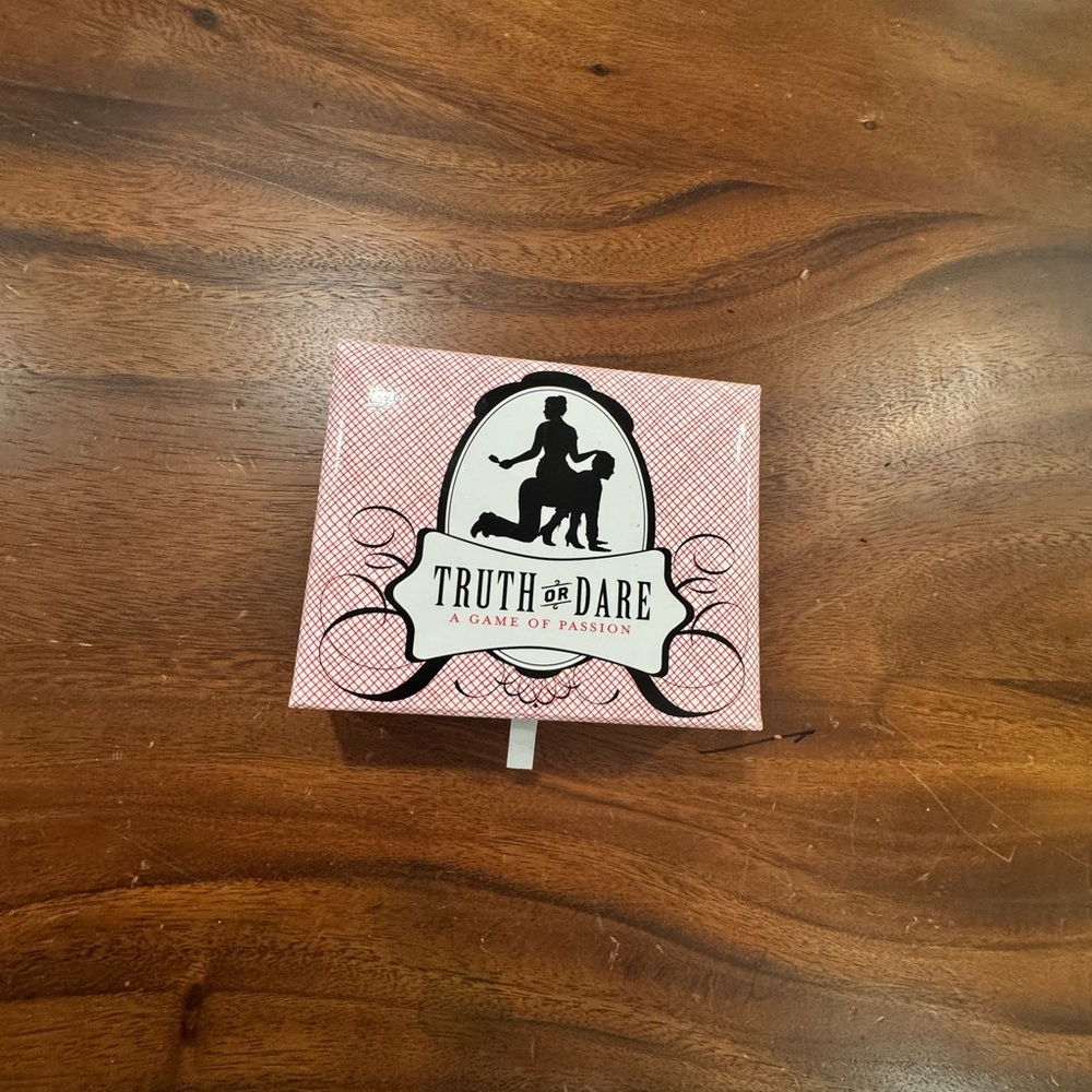 Truth or Dare Game - Pink